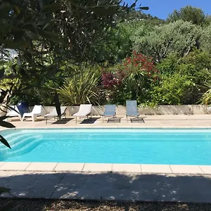 https://les-chambres-damis.fr-provencehotel.com